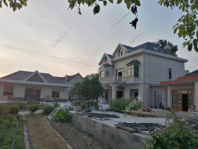 怎么在農(nóng)村建一棟既好看又實(shí)用的房子呢？今天小編帶來3套建房案例，供各位參考!