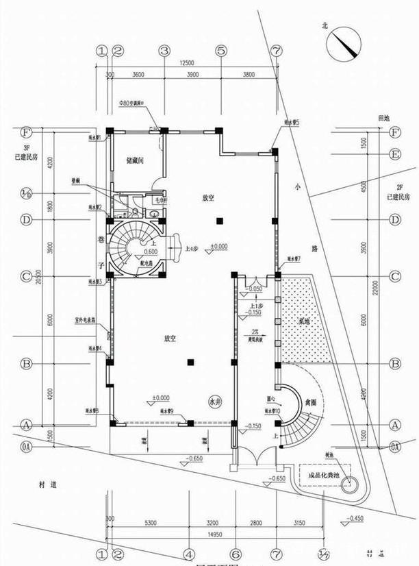 一層完全作為商鋪，二層以上，每層都有大露臺，是設計師給自己老宅精心設計的作品，建成之后的效果非常完美!