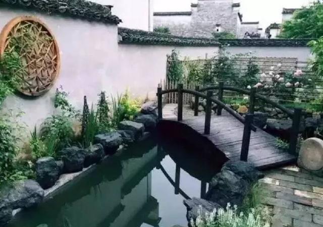 在鄉(xiāng)下買一棟閑置的舊房子進行翻新，并在復(fù)活后將其改造成住宅和別墅,也是好的一筆投資
