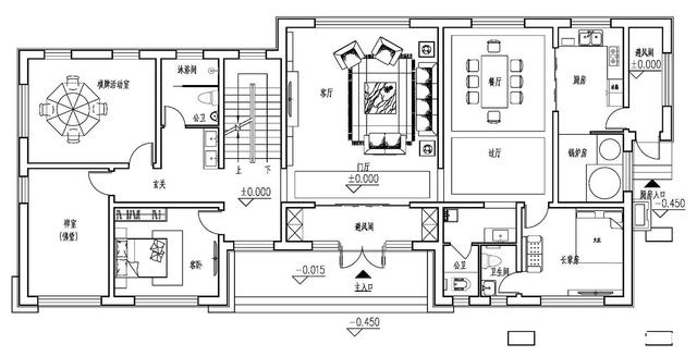 建筑屬于歐式風(fēng)格別墅，一共有三層，第一層做了一個(gè)地下室的設(shè)計(jì)，建筑整體看起來比較時(shí)尚大氣，讓人一看就感覺很豪華。