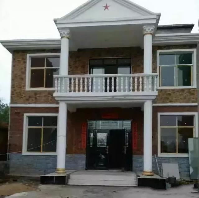 與在城里買一套兩居室公寓相比，你可以在你的家鄉(xiāng)建一棟別墅?，F(xiàn)在讓我們來看看！