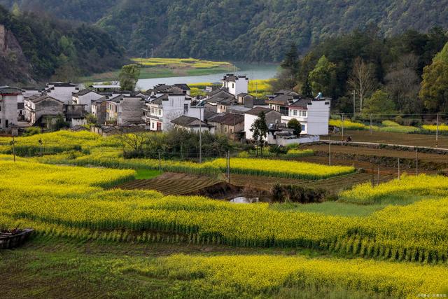 對(duì)于大多數(shù)人來(lái)說(shuō)，有個(gè)新房住 ，能安全舒適地生活，心里也就坦然了。