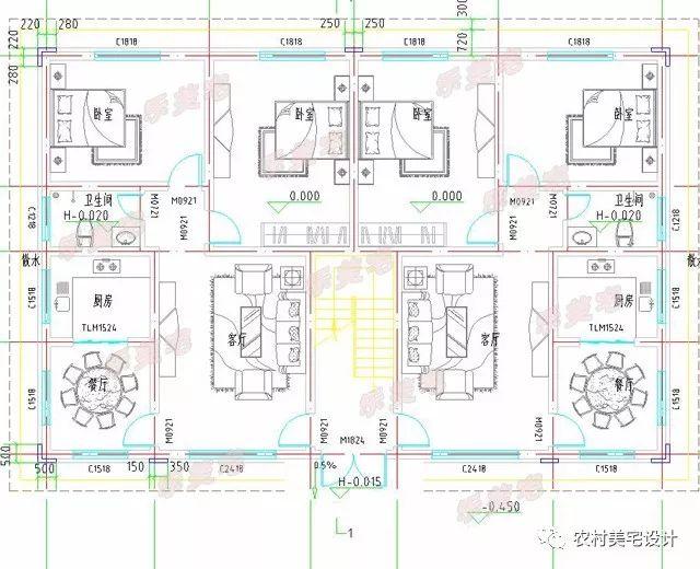 很常見的雙拼戶型，就是兩家獨(dú)門獨(dú)戶，兩家的室內(nèi)布局包括外觀都一模一樣，有各自的生活空間。