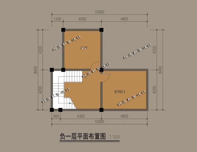 設(shè)計(jì)的主體是經(jīng)典的歐式外觀。大理石外墻與藍(lán)色坡屋頂相匹配，給人一種體面的感覺。增加幾層分散的陽臺(tái)和露臺(tái)，產(chǎn)生鋸齒狀的美感。