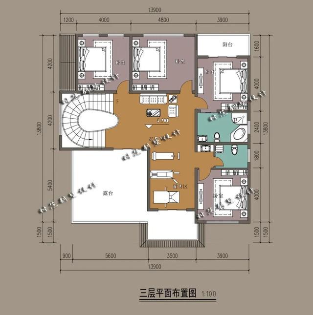 設(shè)計(jì)的主體是經(jīng)典的歐式外觀。大理石外墻與藍(lán)色坡屋頂相匹配，給人一種體面的感覺。增加幾層分散的陽臺(tái)和露臺(tái)，產(chǎn)生鋸齒狀的美感。
