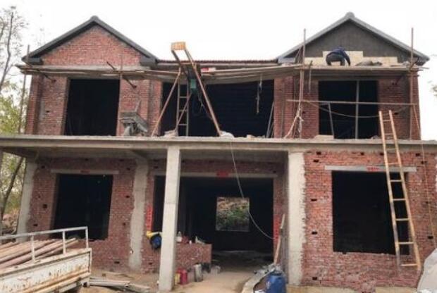 　廣東羅先生在農(nóng)村建房，一家八口，四代同堂。這種布局夠住嗎？